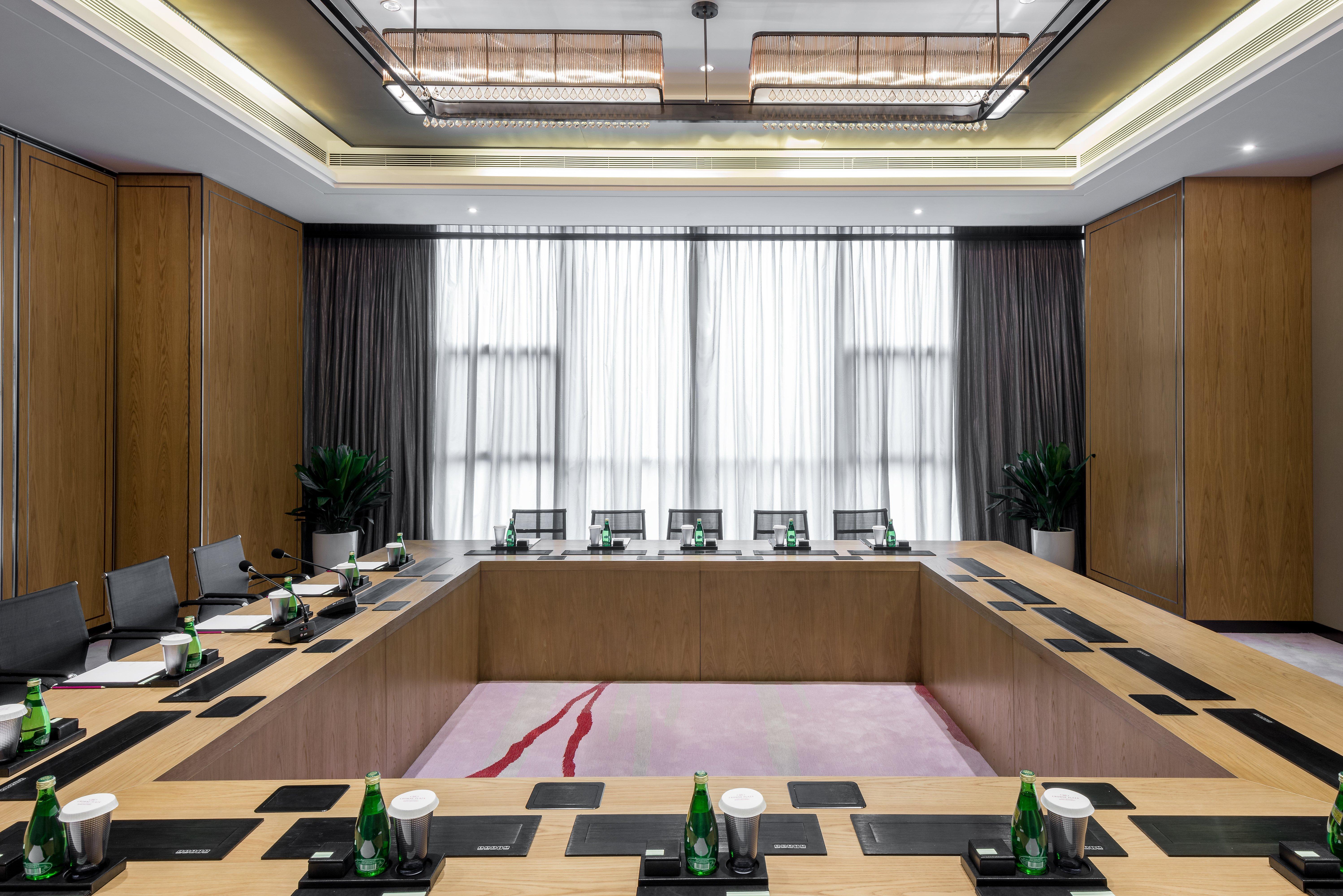 Отель Crowne Plaza Yibin By Ihg Экстерьер фото