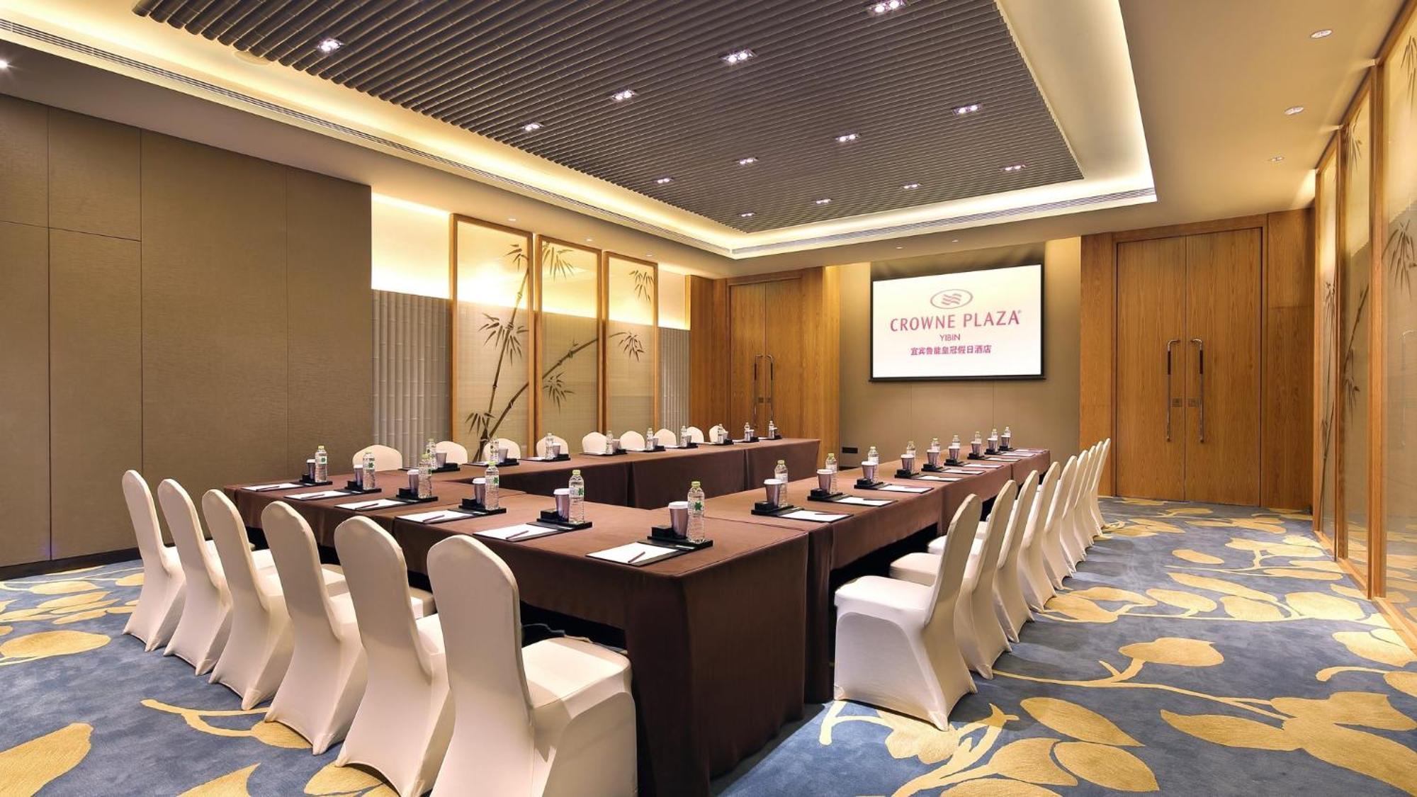 Отель Crowne Plaza Yibin By Ihg Экстерьер фото