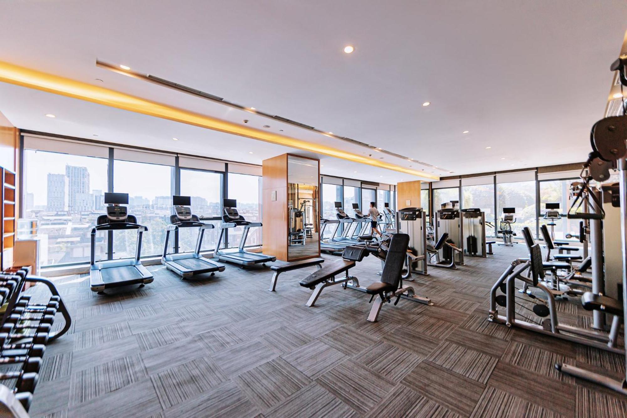 Отель Crowne Plaza Yibin By Ihg Экстерьер фото