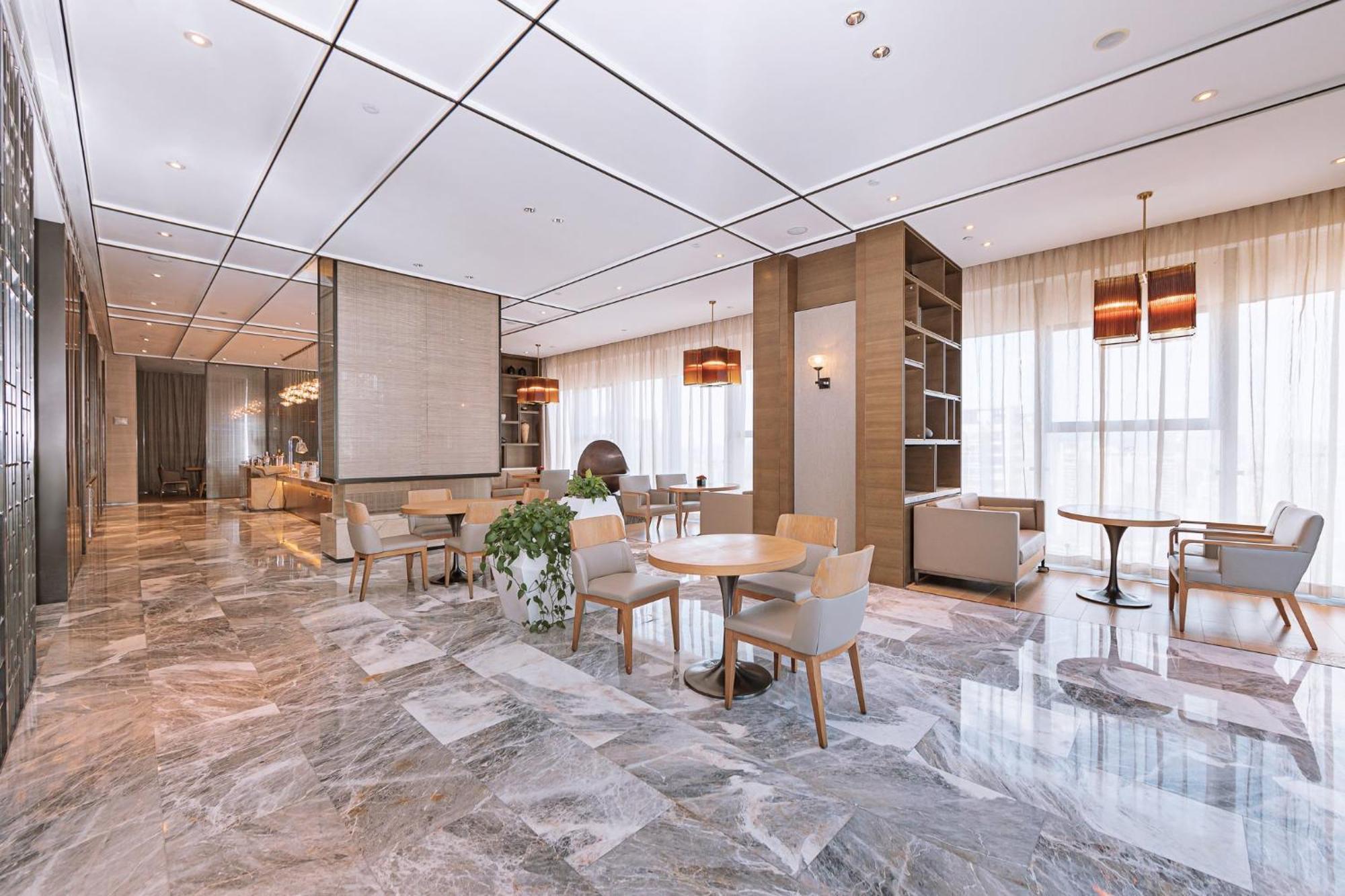 Отель Crowne Plaza Yibin By Ihg Экстерьер фото