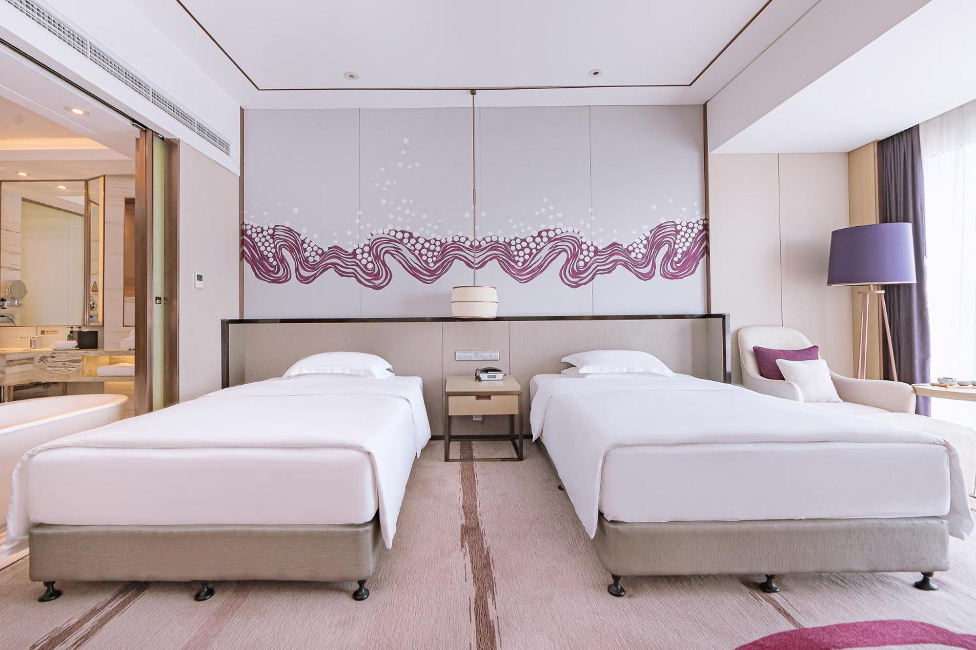 Отель Crowne Plaza Yibin By Ihg Экстерьер фото