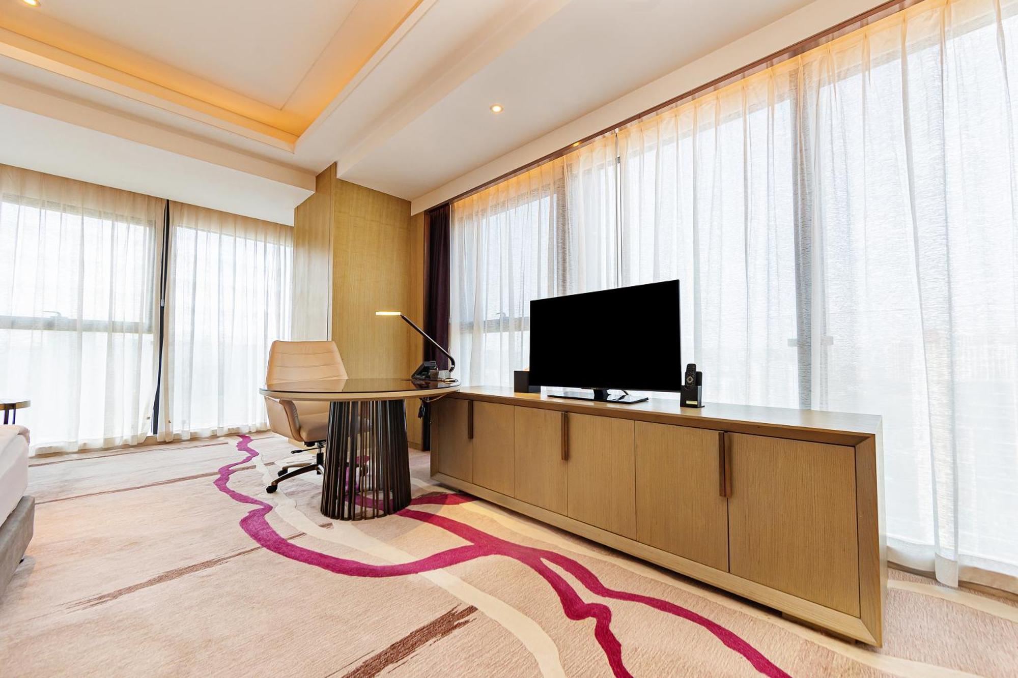 Отель Crowne Plaza Yibin By Ihg Экстерьер фото