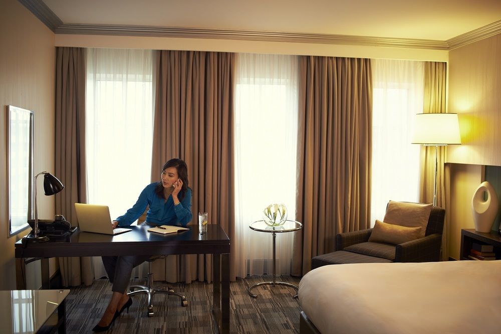 Отель Crowne Plaza Yibin By Ihg Экстерьер фото