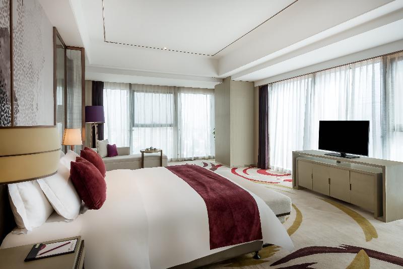 Отель Crowne Plaza Yibin By Ihg Экстерьер фото